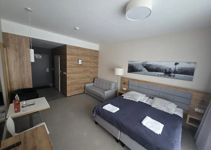 Czarna Gora 102 * Sienna (Klodzko)